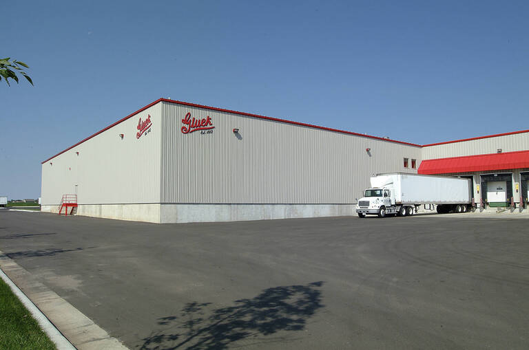 Warehouse and distribution center building exterior