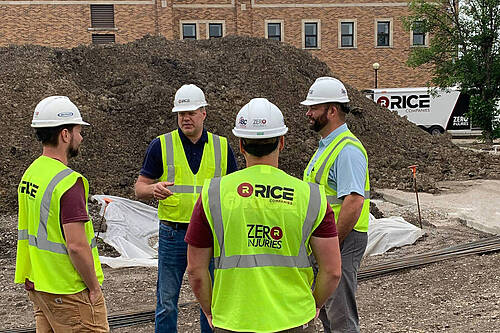 Msum Employees Talking In Circle